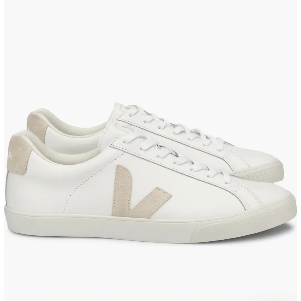 VEJA Women  Esplar Logo Leather Extra-White Sable size 7 gently used
